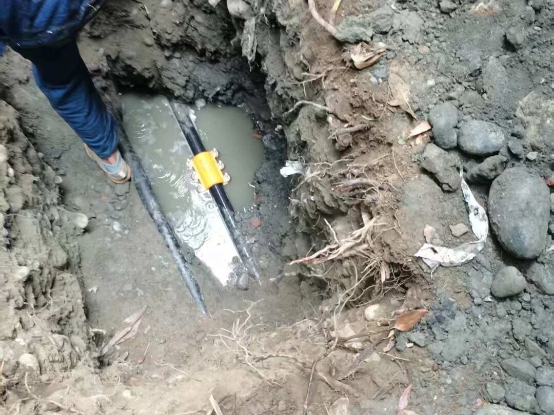 泄漏检测，检漏仪，开挖现场